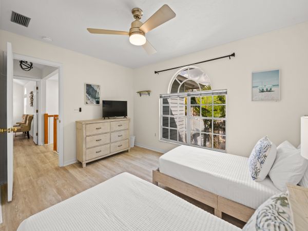 Siesta Key Vacation Rental Luxury 4-Bedroom Canal-Front Home with Pool & Dock