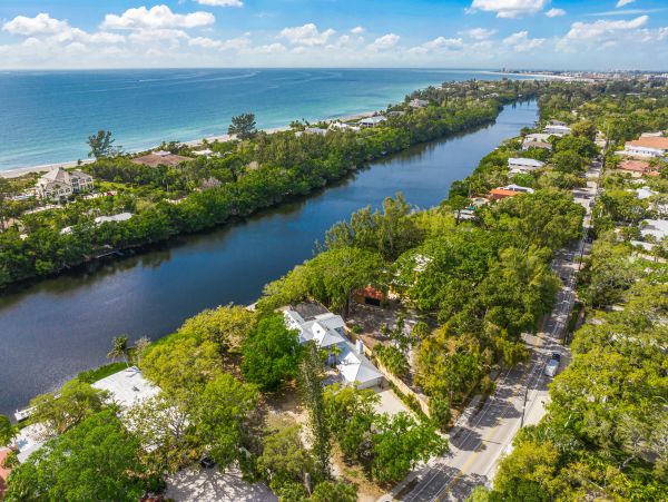 Siesta Key Vacation Rental Luxury 4-Bedroom Canal-Front Home with Pool & Dock