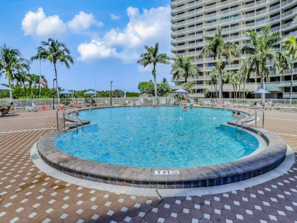 Gulf-View Condo in Marco Island with 2 Bedrooms