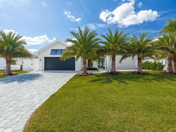 Lovely Cape Coral Vacation Home Sleeps Ten Guests