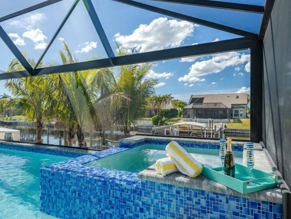 Lovely Cape Coral Vacation Home Sleeps Ten Guests