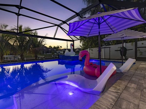 Lovely Cape Coral Vacation Home Sleeps Ten Guests