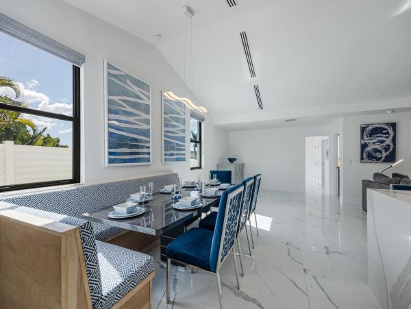 Lovely Cape Coral Vacation Home Sleeps Ten Guests