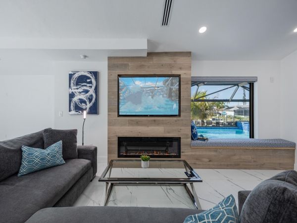 Lovely Cape Coral Vacation Home Sleeps Ten Guests