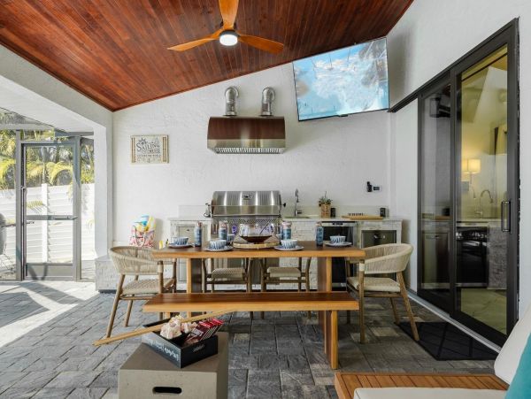 Lovely Cape Coral Vacation Home Sleeps Ten Guests