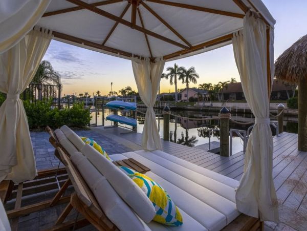 Lovely Cape Coral Vacation Home Sleeps Ten Guests