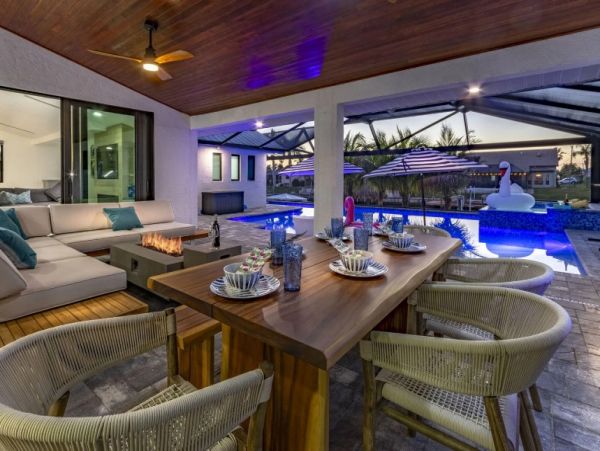 Lovely Cape Coral Vacation Home Sleeps Ten Guests