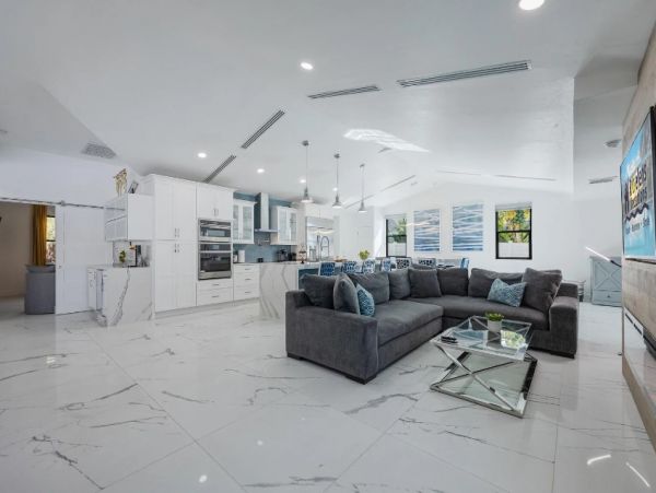 Lovely Cape Coral Vacation Home Sleeps Ten Guests