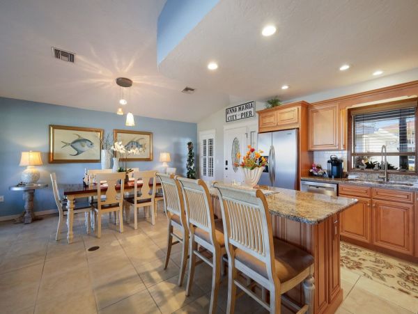 Bay Views Anna Maria Island Sleeps 6