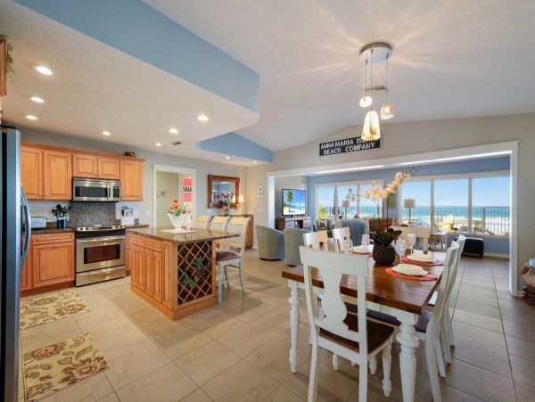 Bay Views Anna Maria Island Sleeps 6