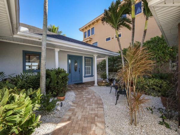 Bay Views Anna Maria Island Sleeps 6
