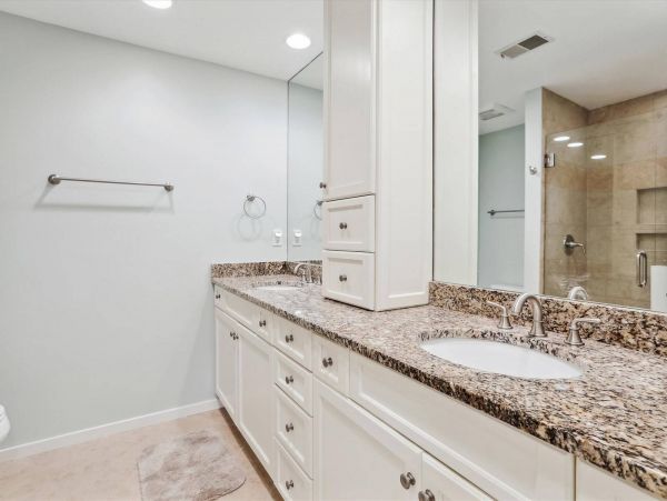 Lovely Condo with 3 Bedrooms & Great Amenities