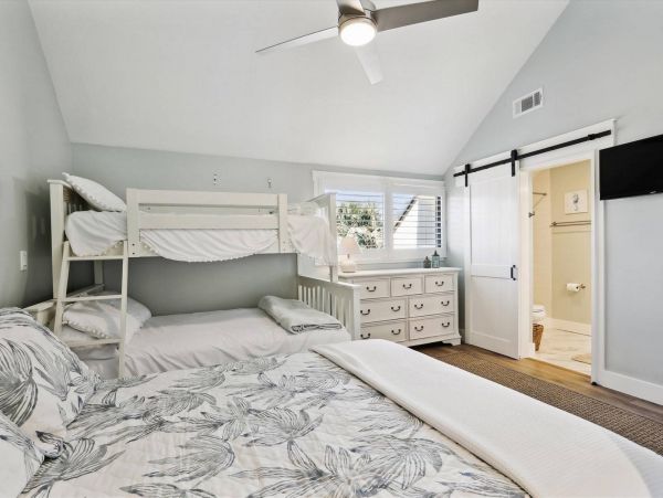 Lovely Condo with 3 Bedrooms & Great Amenities
