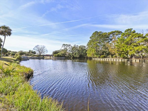 Lovely Condo with 3 Bedrooms & Great Amenities
