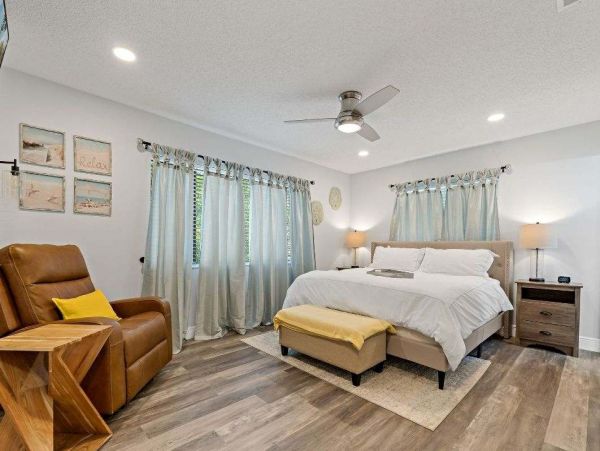 Longboat Key Two Bedroom Vacation Condo with Beach Across the Street