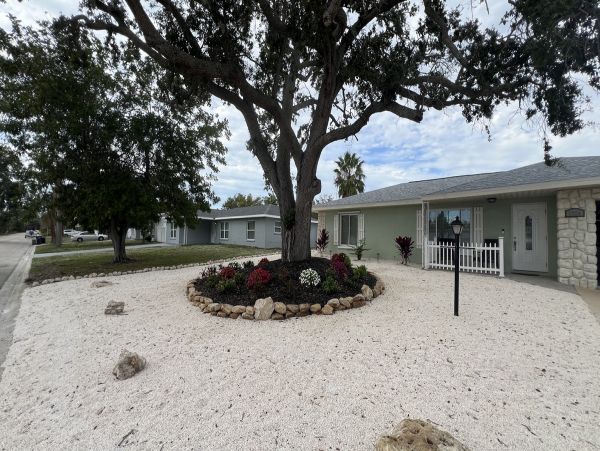 Beautiful Single-Level Home with Patio in Bradenton