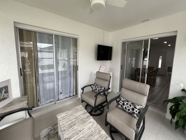 Beautiful Single-Level Home with Patio in Bradenton