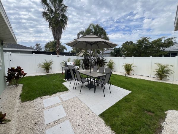 Beautiful Single-Level Home with Patio in Bradenton