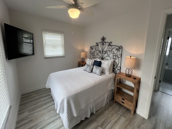 Beautiful Single-Level Home with Patio in Bradenton