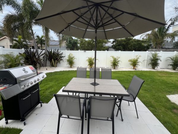 Beautiful Single-Level Home with Patio in Bradenton