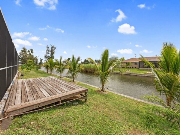 Cape Coral Vacation Home Three Bedroom