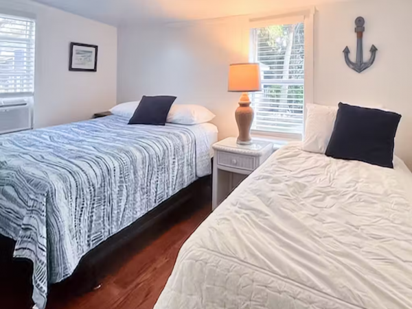 Bradenton Cottage with 2 Bedroom Near Beach