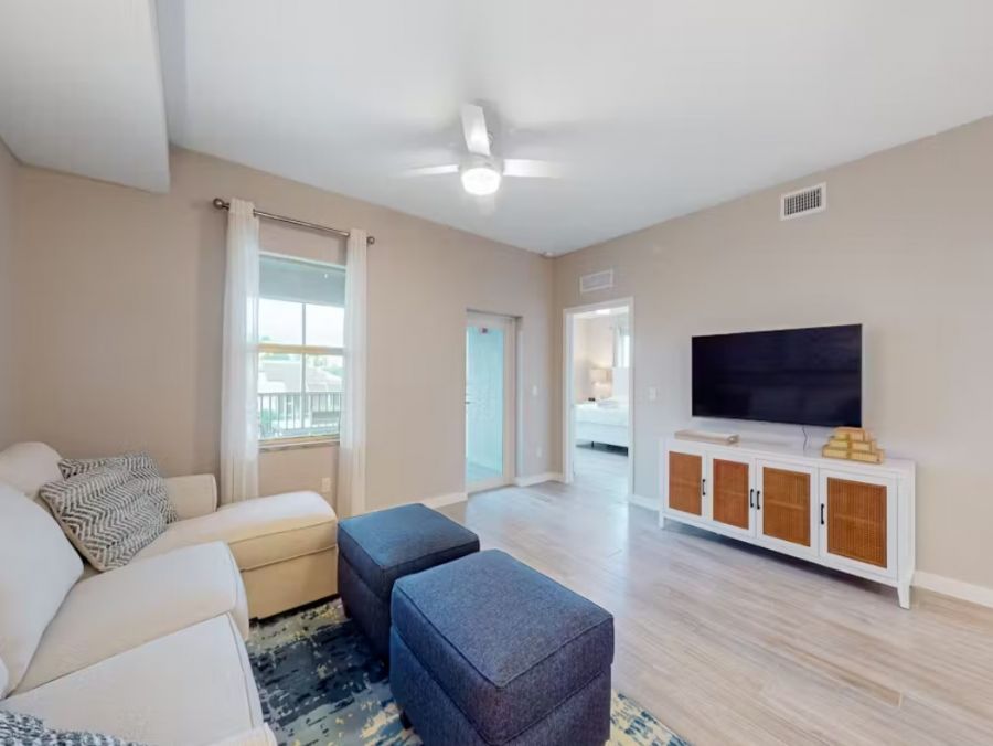 Cape Coral Three Bedroom Canal Front Vacation Condo