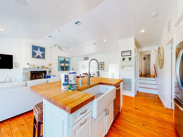 Siesta Key Canal-Front Vacation Home with 2 Bedrooms