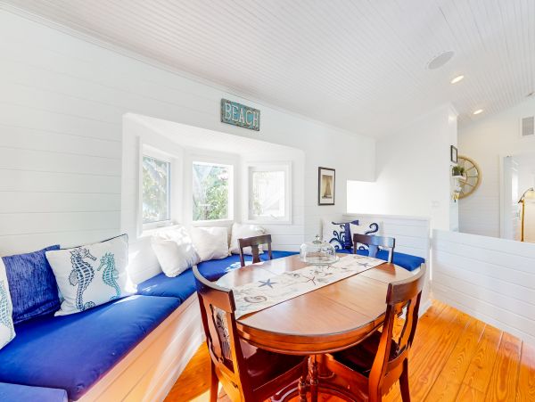Siesta Key Canal-Front Vacation Home with 2 Bedrooms