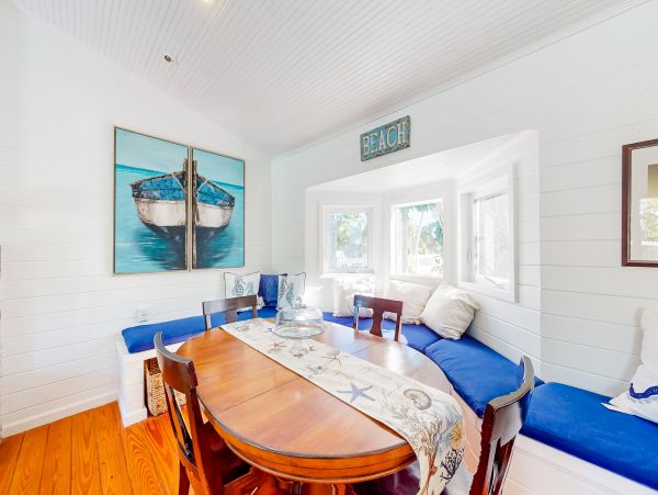 Siesta Key Canal-Front Vacation Home with 2 Bedrooms