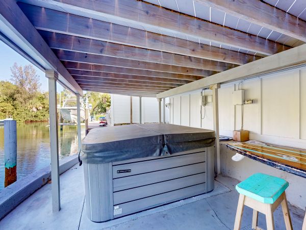Siesta Key Canal-Front Vacation Home with 2 Bedrooms