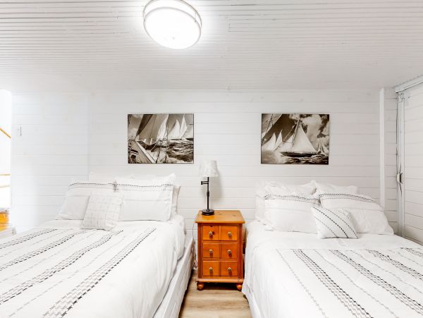 Siesta Key Canal-Front Vacation Home with 2 Bedrooms