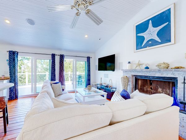 Siesta Key Canal-Front Vacation Home with 2 Bedrooms