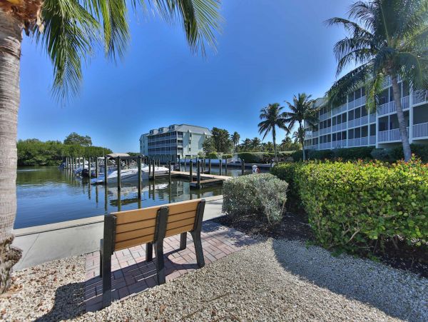 Captiva Vacation Condo Walk to Beach