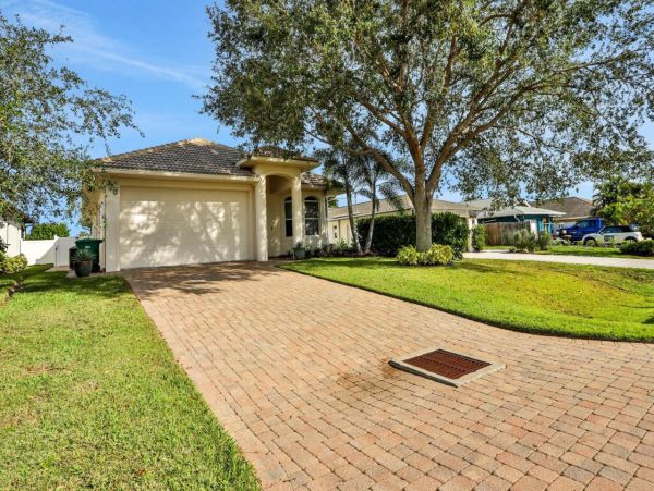 Beautiful Naples 3 Bedroom Home with Private Pool