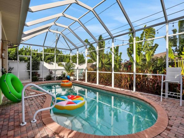 Beautiful Naples 3 Bedroom Home with Private Pool