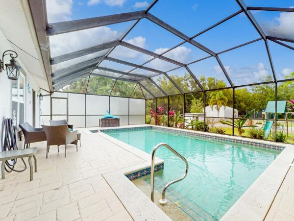 Naples Lovely 3 Bedroom Home Private Pool