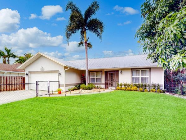 Naples Lovely 3 Bedroom Home Private Pool