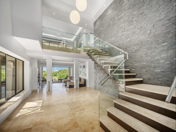 Luxury Awaits Villa in Princeville