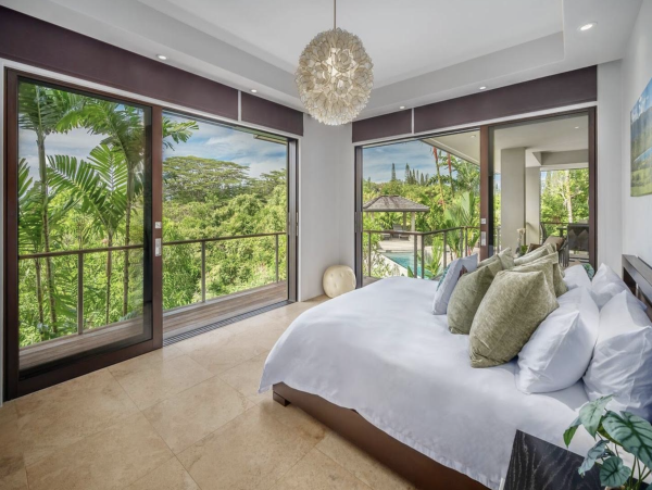 Luxury Awaits Villa in Princeville