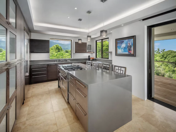 Luxury Awaits Villa in Princeville