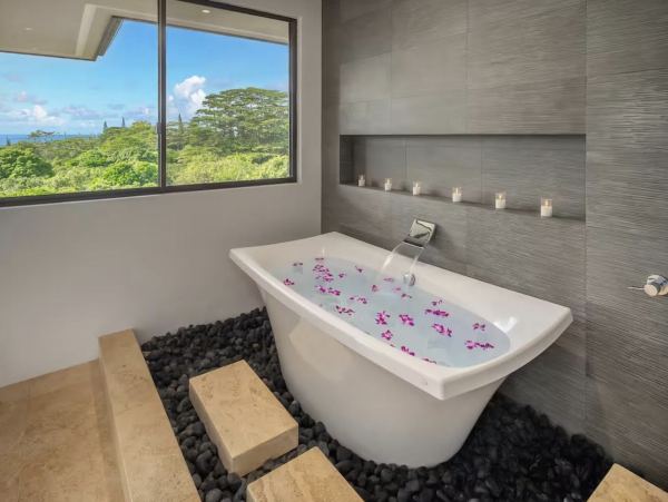 Luxury Awaits Villa in Princeville