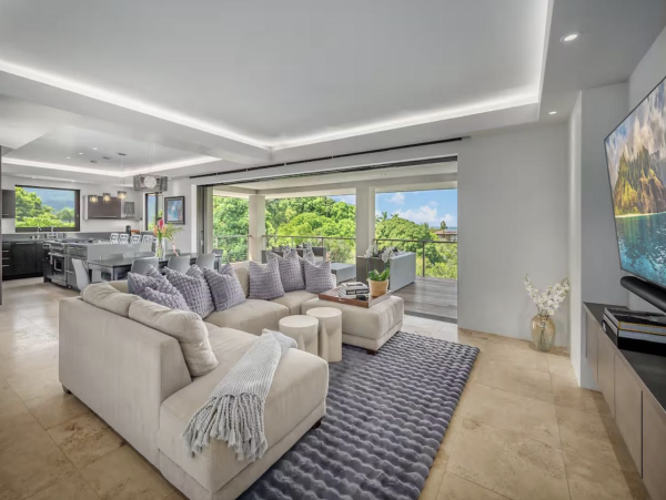 Luxury Awaits Villa in Princeville