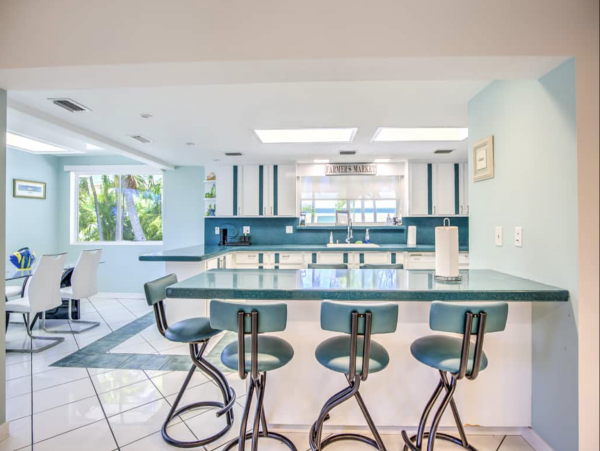 Long Key Luxury Vacation Villa Beachfront!