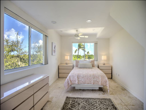 Long Key Luxury Vacation Villa Beachfront!