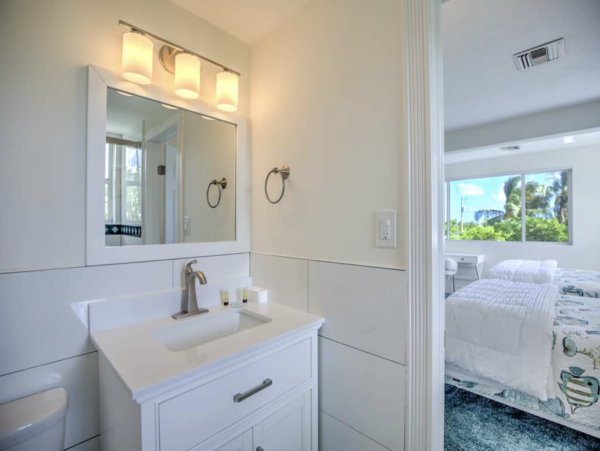 Long Key Luxury Vacation Villa Beachfront!