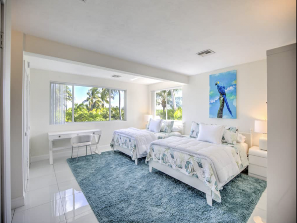 Long Key Luxury Vacation Villa Beachfront!