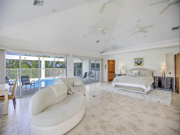 Long Key Luxury Vacation Villa Beachfront!