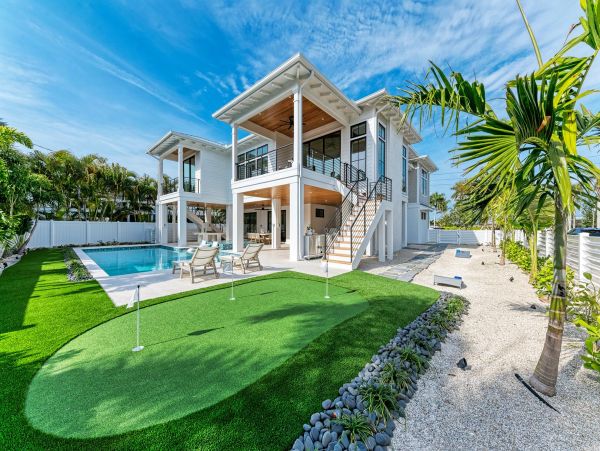 Beautiful Vacation Pool Home in Holmes Beach It Have it All!