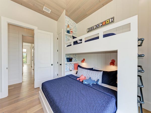 Beautiful Vacation Pool Home in Holmes Beach It Have it All!